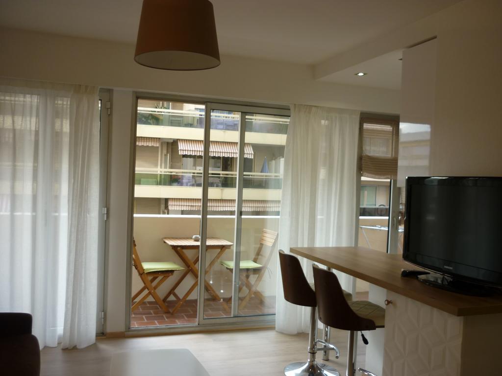 Le Crystal Apartment Antibes Bagian luar foto